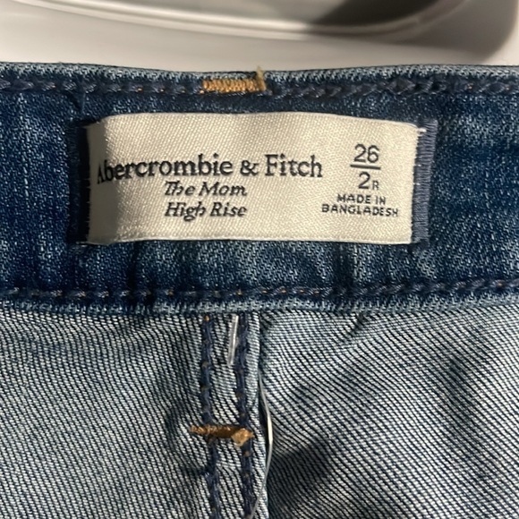 High Rise Mom Jeans - Picture 7 of 8